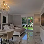Leo Royal Apartmán