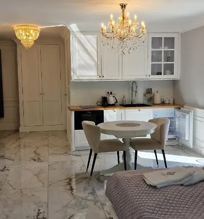 Apartment Leo Royal *