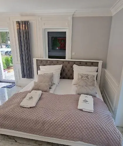 Leo Royal Apartman *